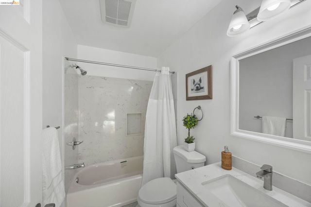 4737 Redding St, Oakland, CA 94619