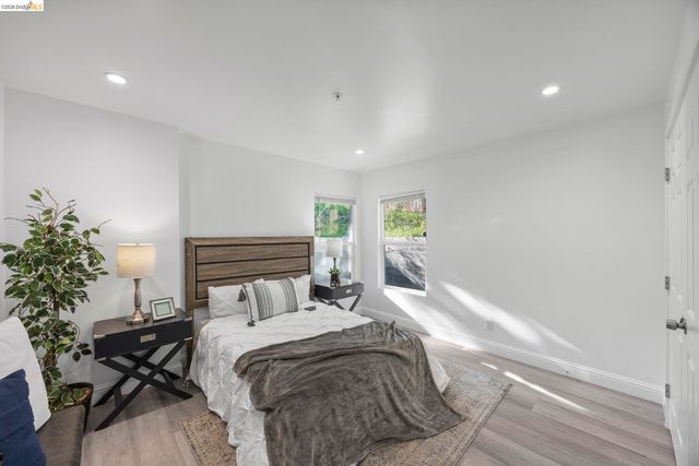 4737 Redding St, Oakland, CA 94619