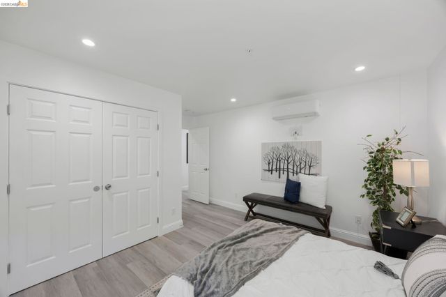 4737 Redding St, Oakland, CA 94619