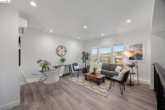 4737 Redding St, Oakland, CA 94619