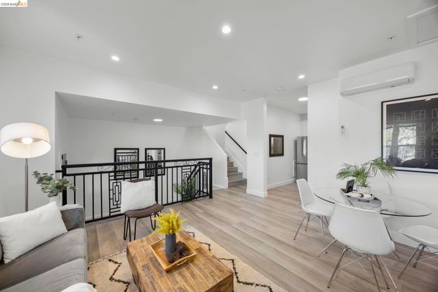 4737 Redding St, Oakland, CA 94619