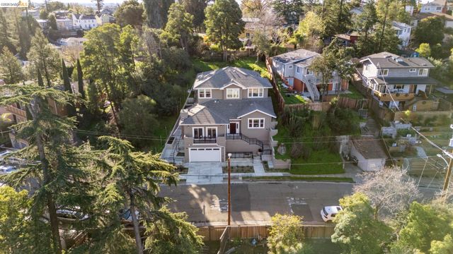 4737 Redding St, Oakland, CA 94619