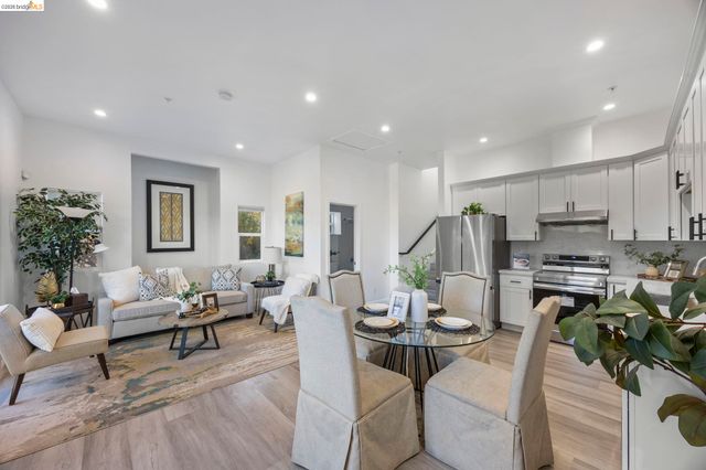 4737 Redding St, Oakland, CA 94619