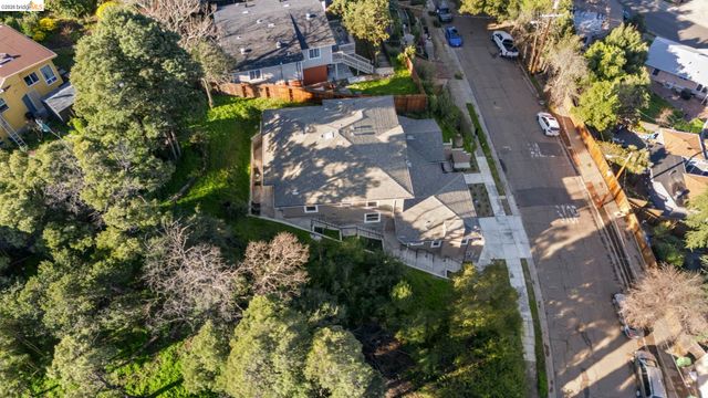 4737 Redding St, Oakland, CA 94619