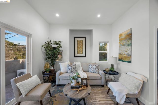 4737 Redding St, Oakland, CA 94619