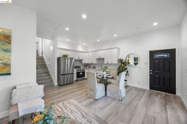 4737 Redding St, Oakland, CA 94619