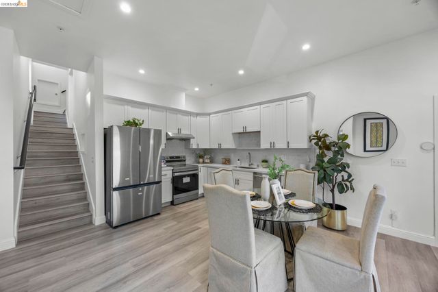 4737 Redding St, Oakland, CA 94619