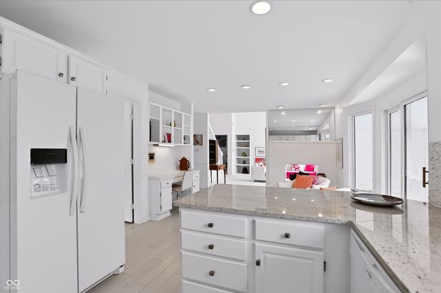 11709 Whisper Bay Court, Carmel, IN 46033