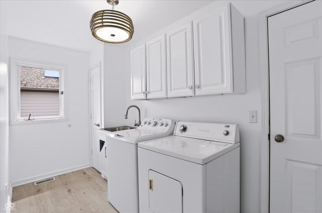 11709 Whisper Bay Court, Carmel, IN 46033