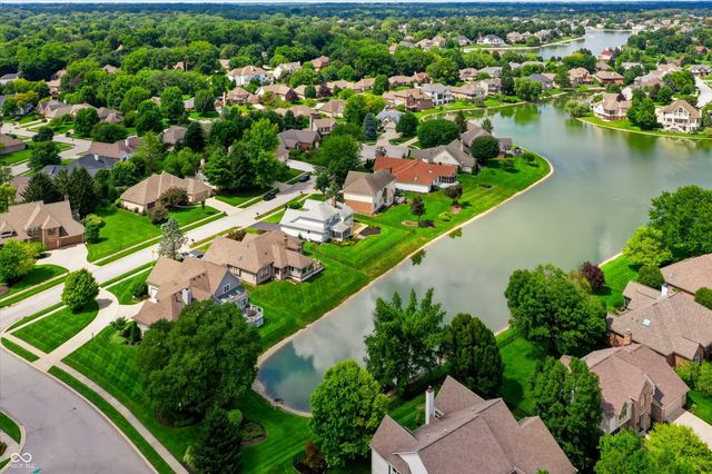 11709 Whisper Bay Court, Carmel, IN 46033