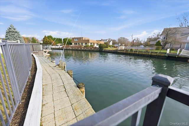 248 Bayview Avenue, Massapequa, NY 11758