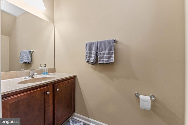 2062 BERKELEY DR, Pennsburg, PA 18073