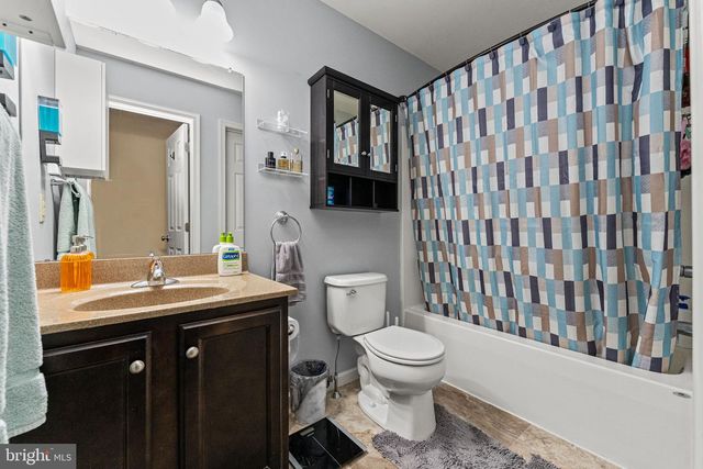 2062 BERKELEY DR, Pennsburg, PA 18073