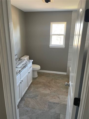 201 N Shore Drive, Russellville, AR 72802