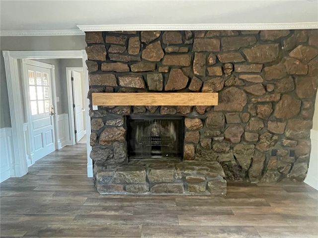 201 N Shore Drive, Russellville, AR 72802