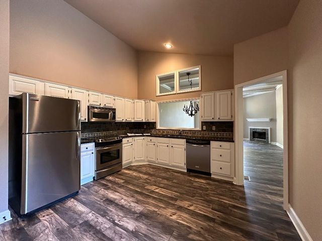 10311 Garnett Street, Overland Park, KS 66214