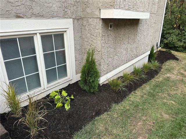 10311 Garnett Street, Overland Park, KS 66214