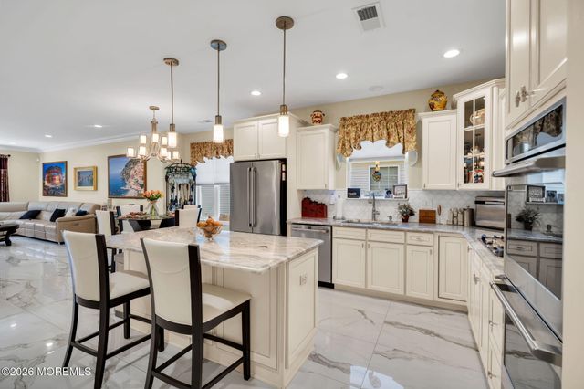 7 Wolverton Court, Jackson, NJ 08527