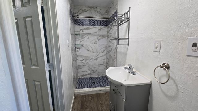 2717 County Road 3479b, Cleveland, TX 77327