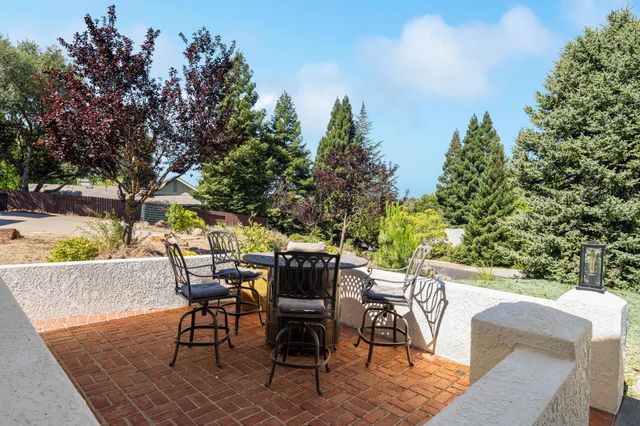 12620 Quail Hollow Dr, Auburn, CA 95603