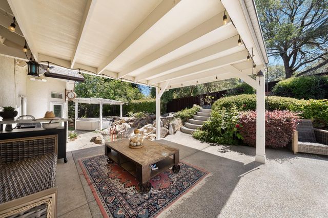 12620 Quail Hollow Dr, Auburn, CA 95603