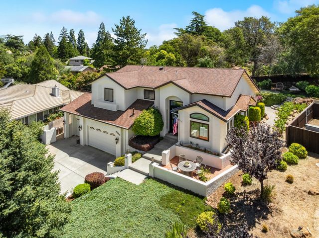 12620 Quail Hollow Dr, Auburn, CA 95603