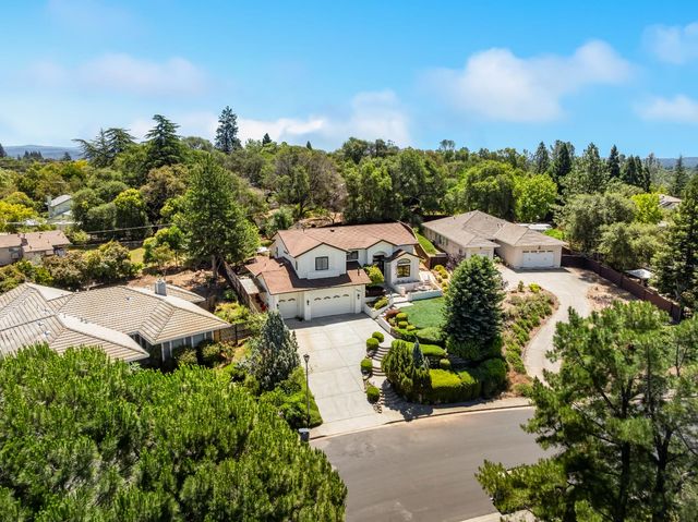 12620 Quail Hollow Dr, Auburn, CA 95603
