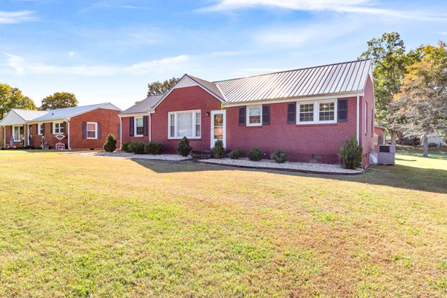 418 Carman Ave, New Johnsonville, TN 37134