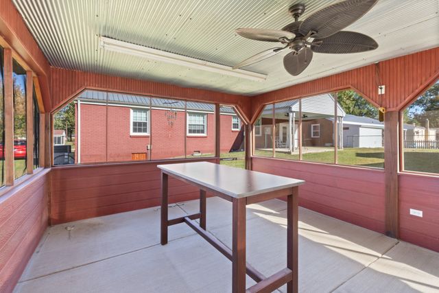 418 Carman Ave, New Johnsonville, TN 37134