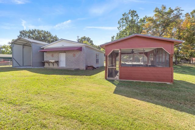 418 Carman Ave, New Johnsonville, TN 37134