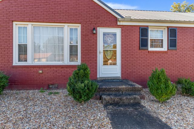 418 Carman Ave, New Johnsonville, TN 37134