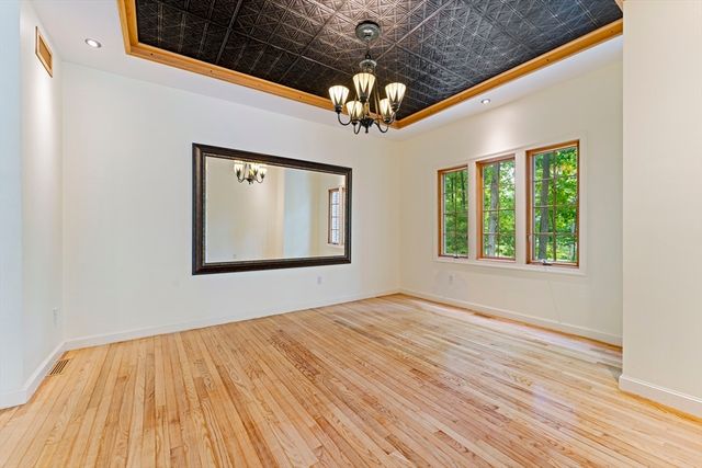28 Vincent Rd, Mendon, MA 01756