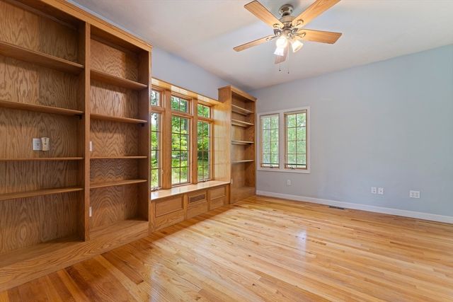 28 Vincent Rd, Mendon, MA 01756