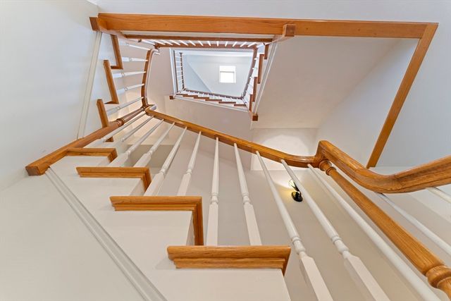 28 Vincent Rd, Mendon, MA 01756