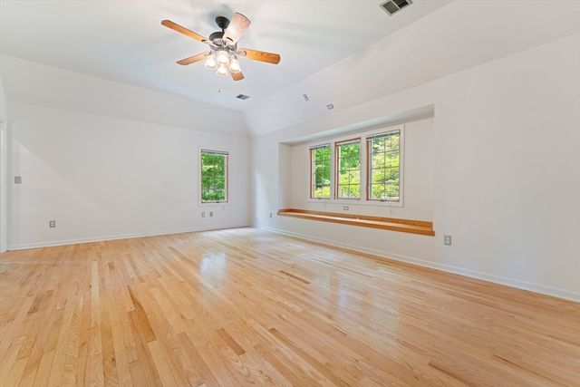 28 Vincent Rd, Mendon, MA 01756