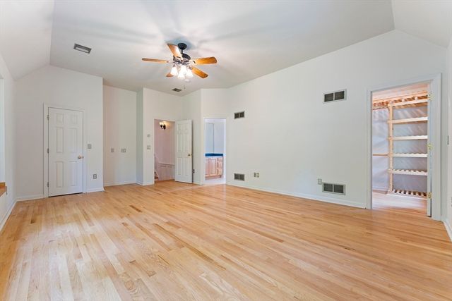 28 Vincent Rd, Mendon, MA 01756