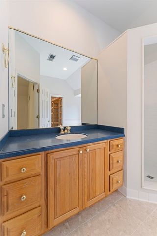 28 Vincent Rd, Mendon, MA 01756