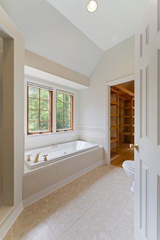 28 Vincent Rd, Mendon, MA 01756