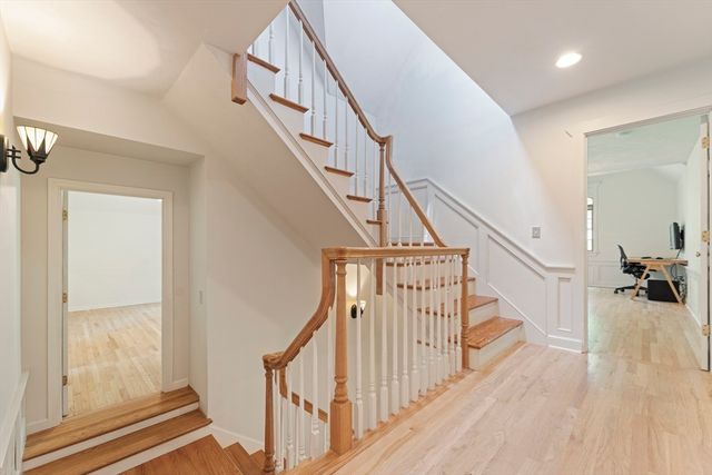 28 Vincent Rd, Mendon, MA 01756