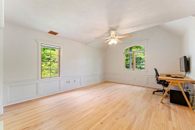28 Vincent Rd, Mendon, MA 01756