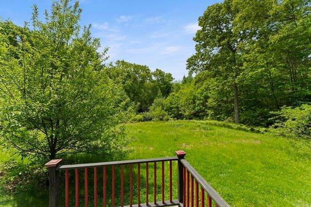 28 Vincent Rd, Mendon, MA 01756