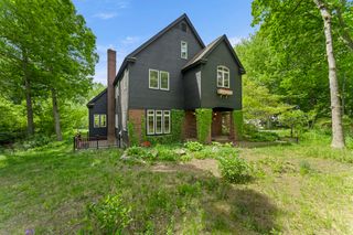 28 Vincent Rd, Mendon, MA 01756