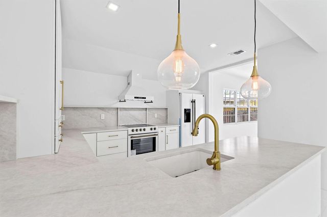 1201 N Ocean Breeze, Lake Worth Beach, FL 33460