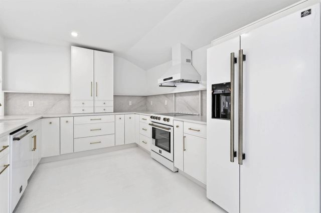 1201 N Ocean Breeze, Lake Worth Beach, FL 33460