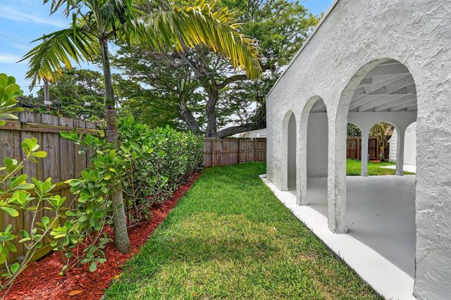 1201 N Ocean Breeze, Lake Worth Beach, FL 33460