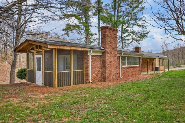 3767 Nc Highway 704 W, Westfield, NC 27053