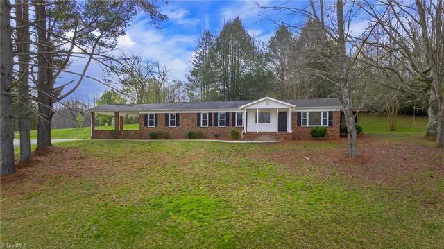 3767 Nc Highway 704 W, Westfield, NC 27053