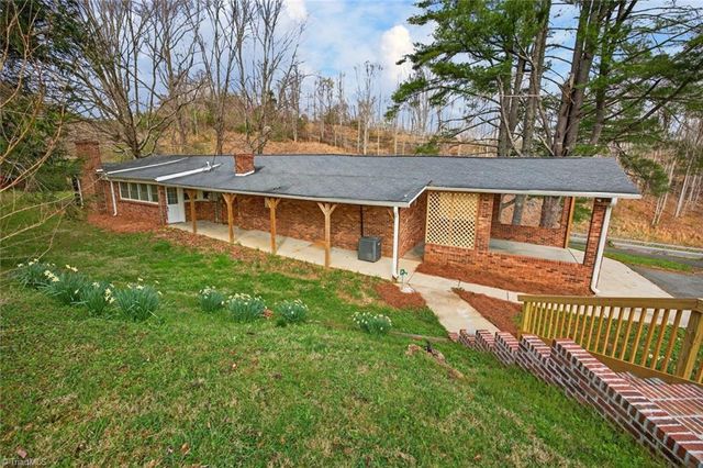 3767 Nc Highway 704 W, Westfield, NC 27053