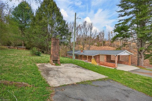 3767 Nc Highway 704 W, Westfield, NC 27053