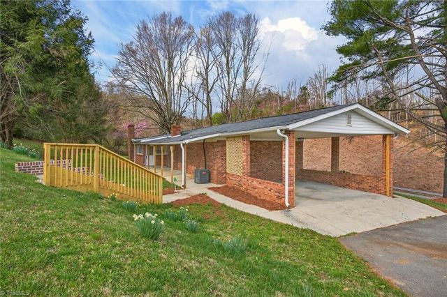 3767 Nc Highway 704 W, Westfield, NC 27053